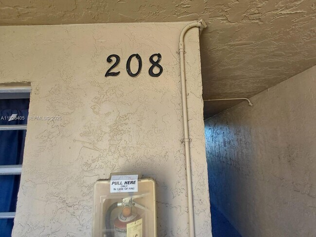 Building Photo - 11101 Royal Palm Blvd