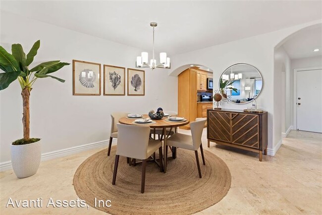 Building Photo - 2475 Jefferson-