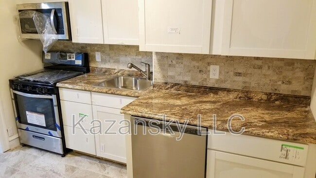 Building Photo - 6737 N Lawrence St