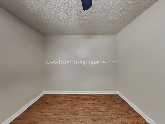 Building Photo - 900 Cannon Dr