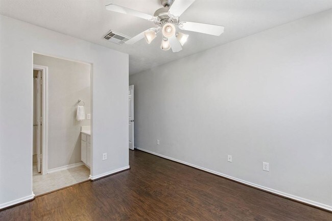 Building Photo - 21711 Debray Dr