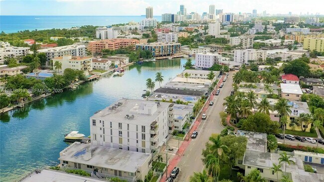 Building Photo - 8305 Crespi Blvd