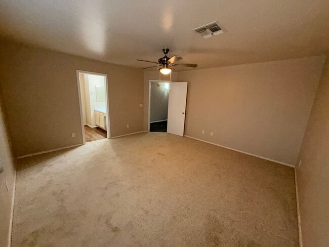 Building Photo - Refinished 4 by 2.5 Avondale Home - Corner...