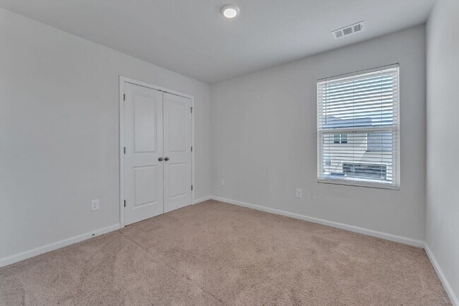 Building Photo - Stunning 3BR/2.5BA Home | Private Fenced Yard & Outdoor Oasis $2190/mo rent