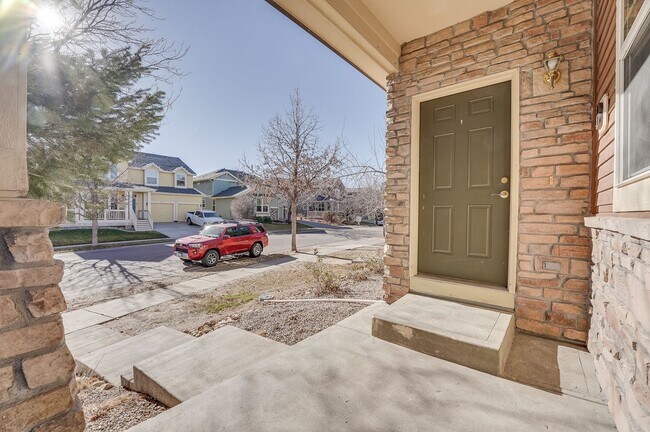 Building Photo - 2 bedroom, 2.5 bath townhome in Observatory Village