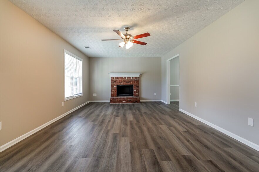 Building Photo - 10 Dearing Cove