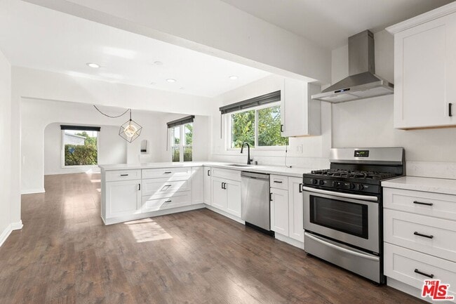 Building Photo - 6531 Arlington Ave