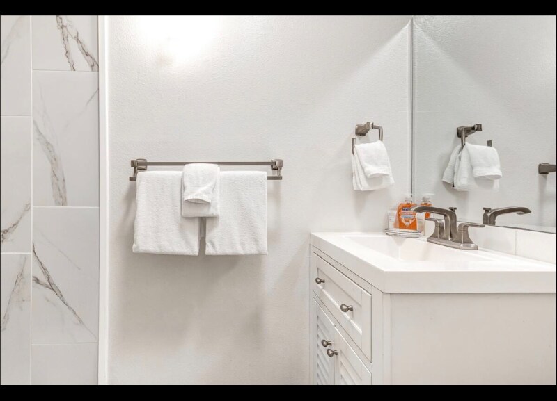 Building Photo - 2325 Sidewinder Dr