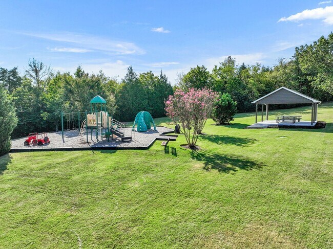 Building Photo - Chapmans Retreat home