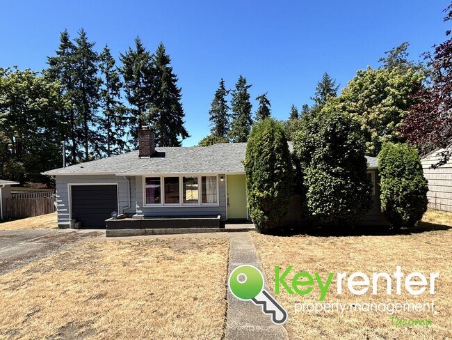 Primary Photo - Updated 3 Bedroom Home with Huge Backyard ...