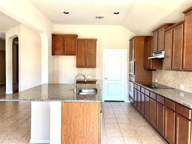 Building Photo - 1001 Emory Fields Cove