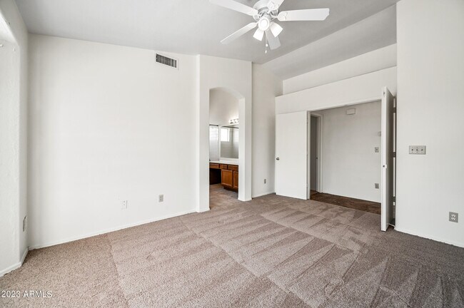 Building Photo - 856 54 Cir