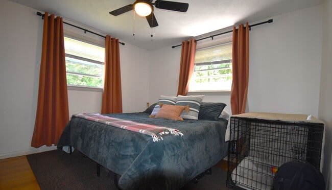 Building Photo - Impeccably maintained & updated 3 bedroom ...