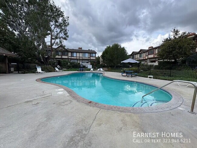 Building Photo - 22525 Sherman Way