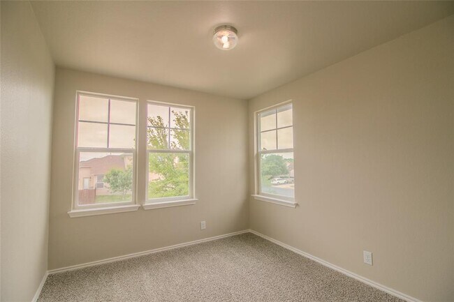 Building Photo - 117 Otono Loop