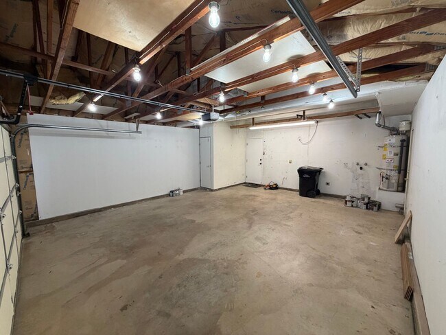 Building Photo - 3 Bedroom | 2 Bathroom | Single-Family Home in Sacramento