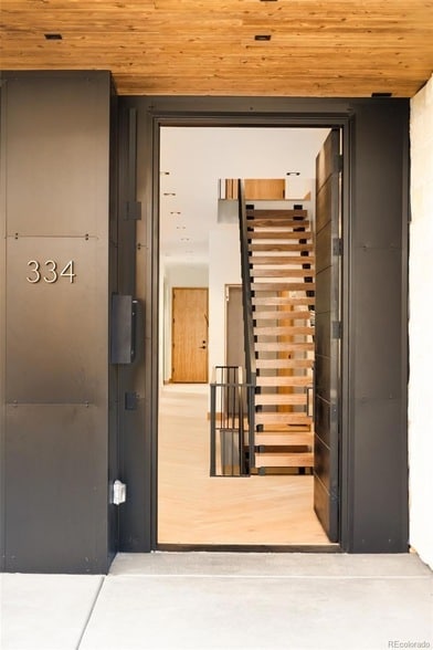 Building Photo - 332 Steele St