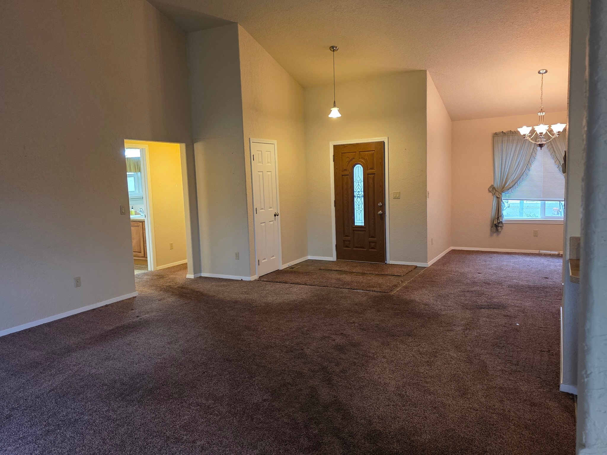 Building Photo - 208 Sunset Ln