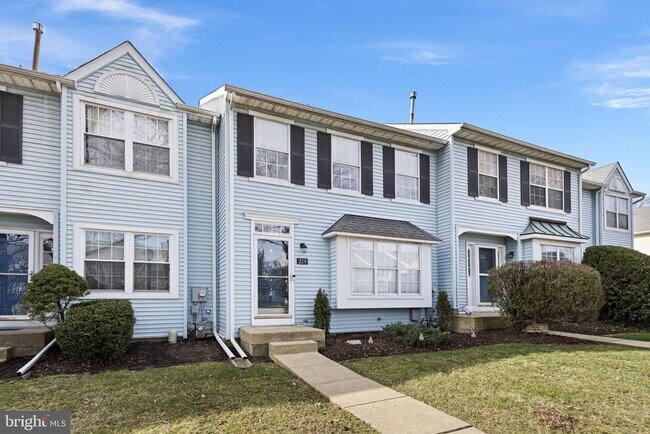 Building Photo - 219 Liberty Dr