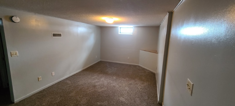 Building Photo - 606 Southview Dr