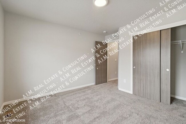 Building Photo - 1100 Edgeland St SW