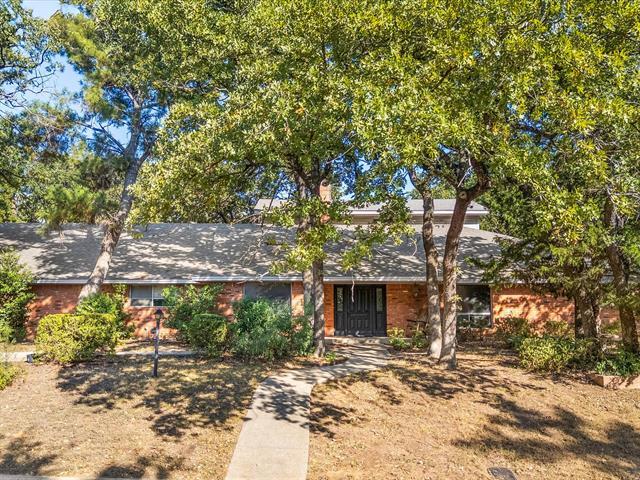 Building Photo - 1004 Overhill Dr