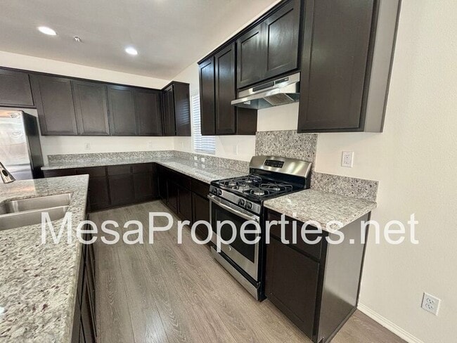 Building Photo - 6966 Madison Ln