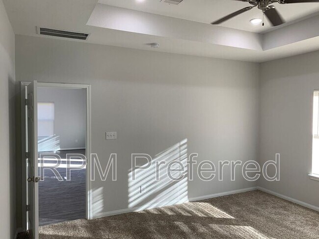 Building Photo - 12703 Pebble Creek Ln