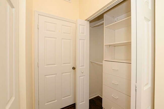 Building Photo - 522 SW Indian Key Dr