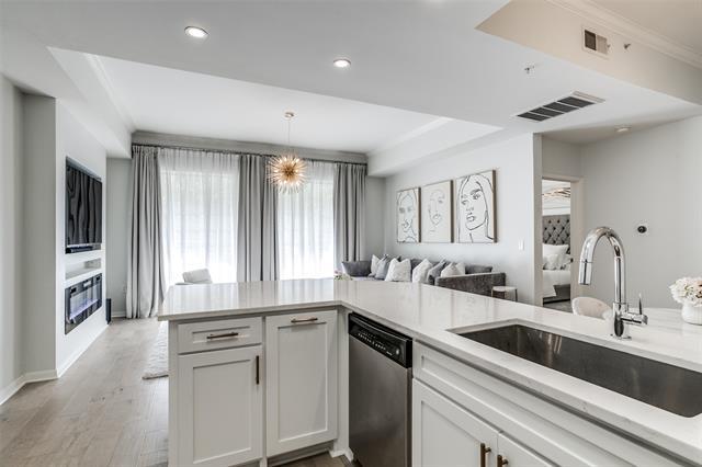 Building Photo - 3225 Turtle Creek Blvd