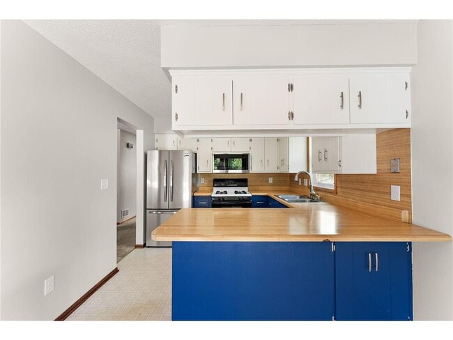 Building Photo - 783 Hiawatha Ave