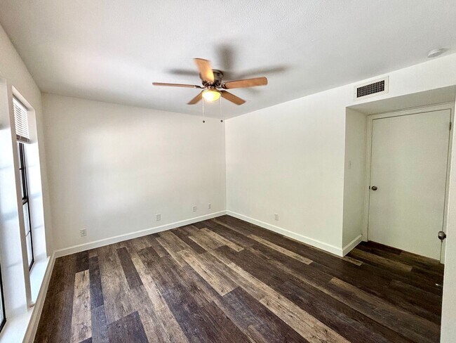 Building Photo - **1150/MONTH** MEDICAL CENTER***