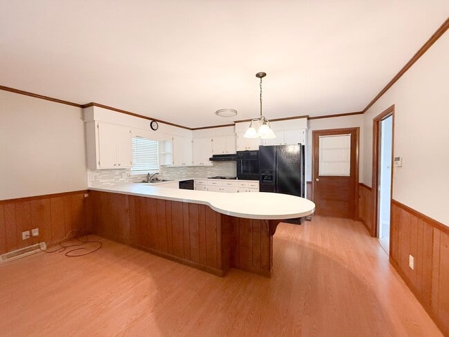 Building Photo - 3-Bedroom Home with Spacious Yard, Storage Shed & Natural Light