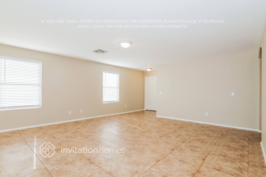 Building Photo - 725 S Parkwood