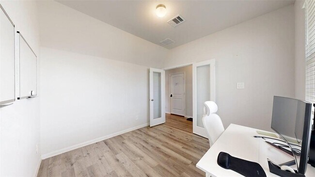 Building Photo - 963 Harper Ln