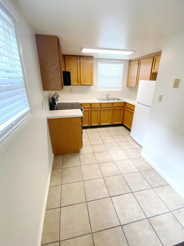 Building Photo - 697 600 W