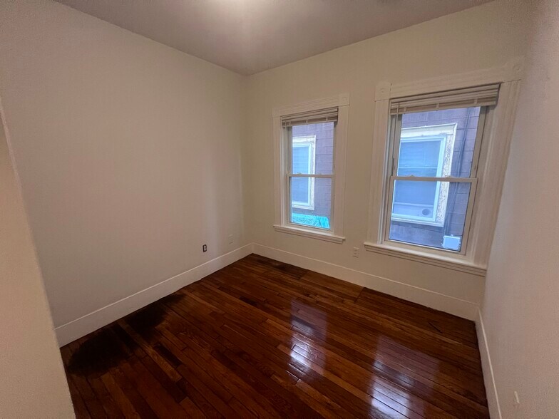 Building Photo - 58 Brookside Ave