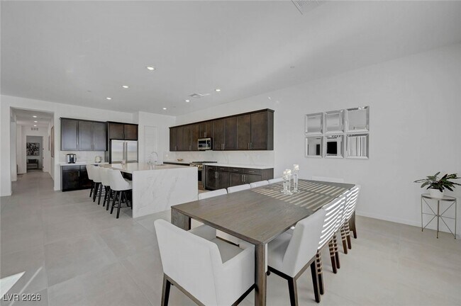 Building Photo - 10851 Mila Lndg Ave