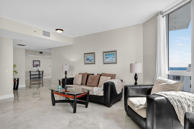 Building Photo - 801 Briny Ave