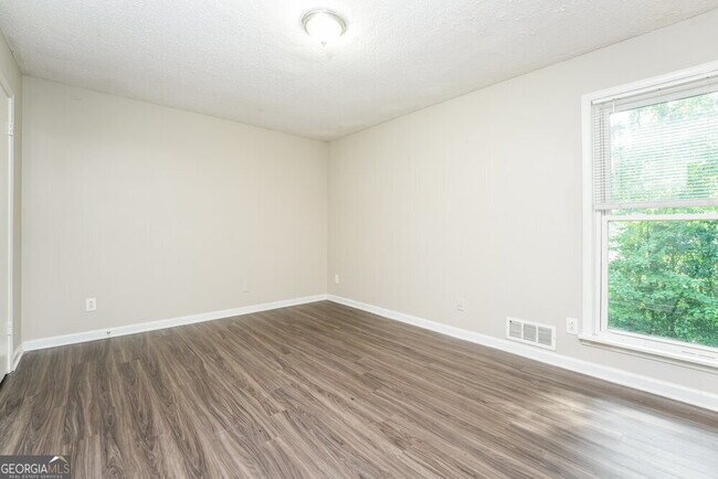 Building Photo - 2606 Northbrook Rd