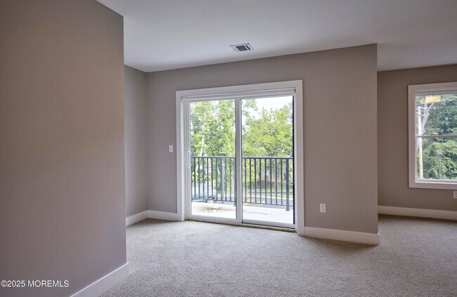 Building Photo - 52 Colfax St