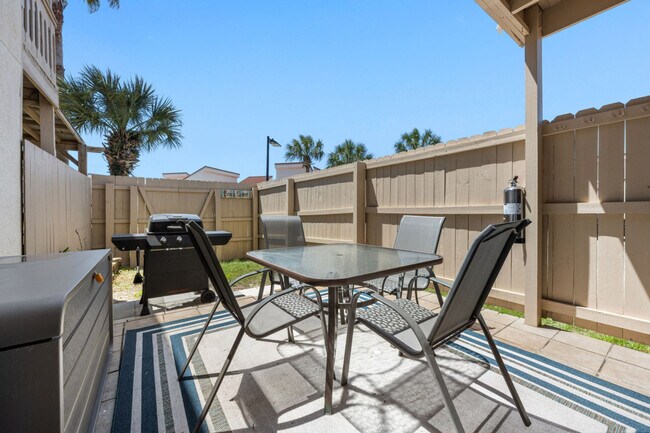 Building Photo - 17462 Front Beach Rd