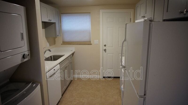 Building Photo - 3069 Zuni St