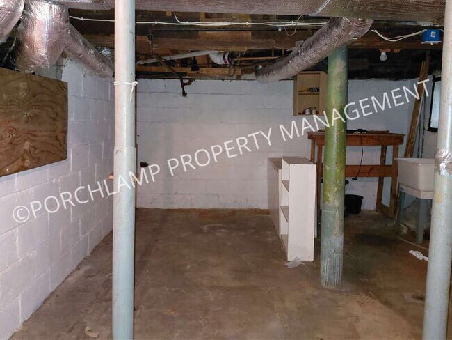 Building Photo - 2121 Harrison Ave