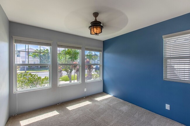Building Photo - Stunning 4 Bedroom with 3 Bathroom Home in...