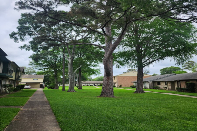 Building Photo - 3864 Laura Leigh Dr