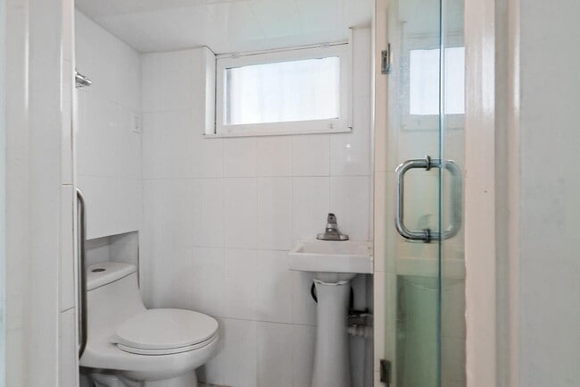 Building Photo - 711 74th St