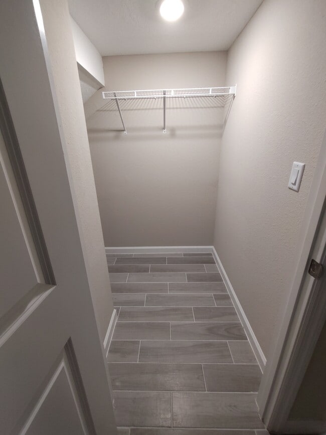 Building Photo - 38 Appleton Ct