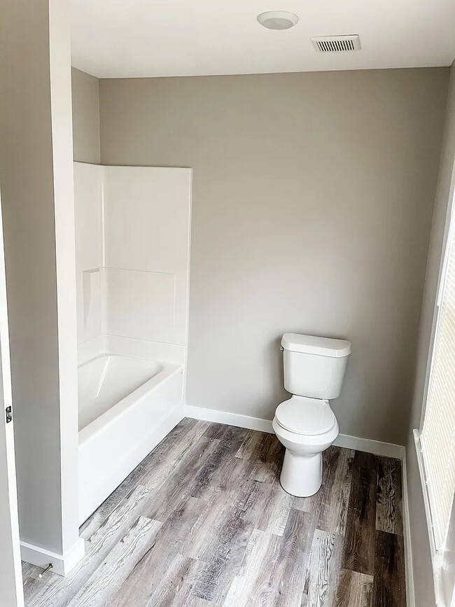 Building Photo - 59 St Johns Ave