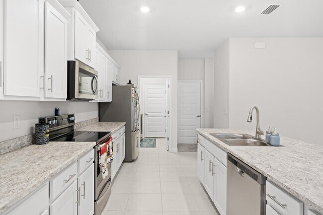 Building Photo - 692 NE Turtleback Trail